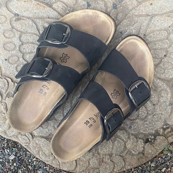 Classy summer/spring buckled sandals-barely worn!! - Picture 1 of 5